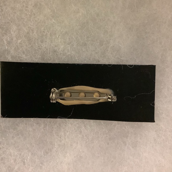 VINTAGE ARTISAN CRAFTED ON TIN SNOWMAN AND FRIENDS CHRISTMAS BROOCH - Picture 2 of 2